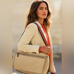 NWT Gap Canvas Large Messenger Bag Laptop Crossbody carryall Tote Satchel Unisex